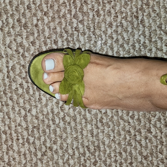 VIA SPIGA MADE IN ITALY REAL LEATHER SUEDE OLIVE ANKLE STRAPLOW HEEL PUM… - Picture 4 of 8